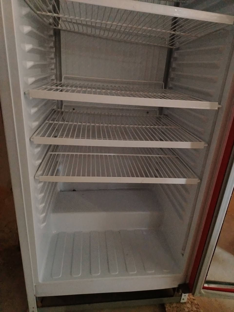 السلام عليكم
يوجد براد للبيع مستخدم شي قليل
للستفسار الاتصال على رقم ***********
