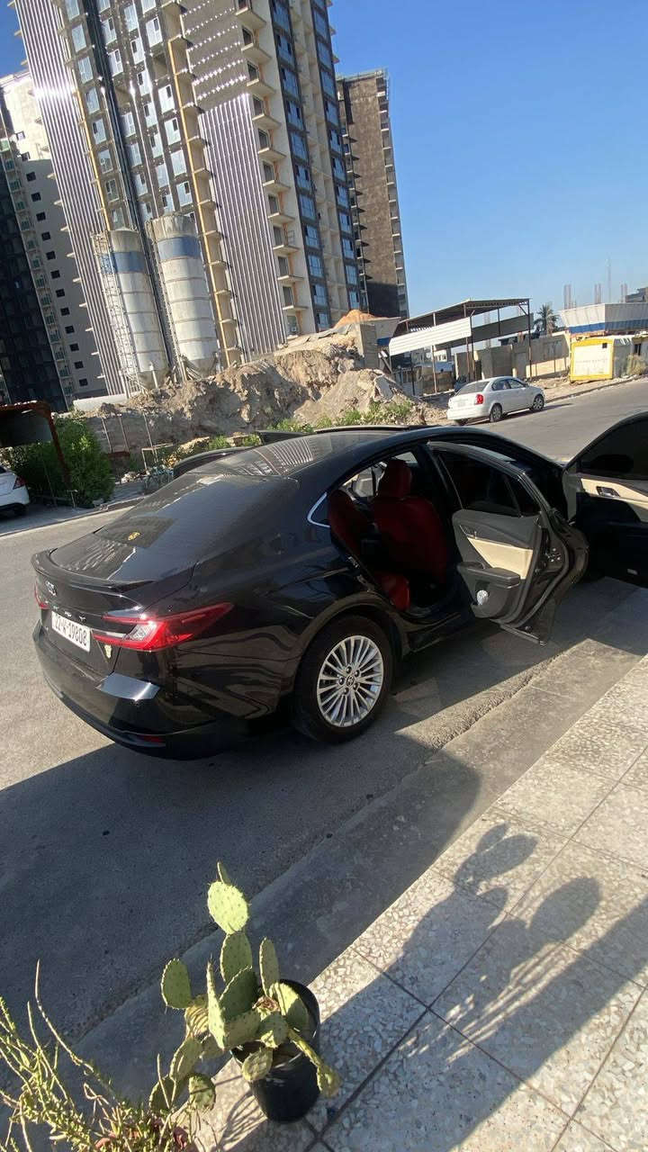 كامري
موديل 2023 وارد خليجي 

محرك 2500  

ماشيه 13 الف 

مواصفات فول 

السيارة مكفوله من الصبغ وتبديل والبارد

السيارة نضيفه 

شرط كير ومحرك مكفولات حدادية جديده 

مكان السيارة بغداد الكرخ 

***********
