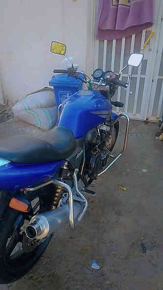 دراجة سي بي فور مكفولة كفالة عامة ودراجة اوراق كاملة وكمرك 
السعر 18 وبيها مجال للشراي المكان العمارة الماجدية الشراي يتصل 
***********
