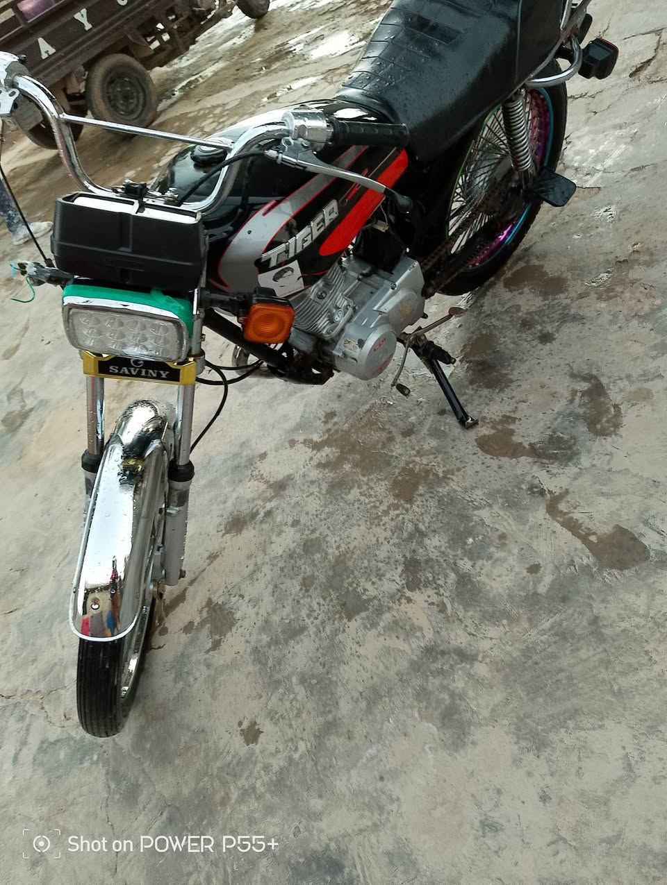 السلام عليكم تايكر موديل 21 اوراق كامله 5اوراق مكينه خير من الله صوته ما تسمعه كهربائيات شغاله عوزه ترتيب بسيط شراي وتريده تشلع عيوني ادور اسعار ما تفيدك
مكاني واسط الدبوني 
***********
