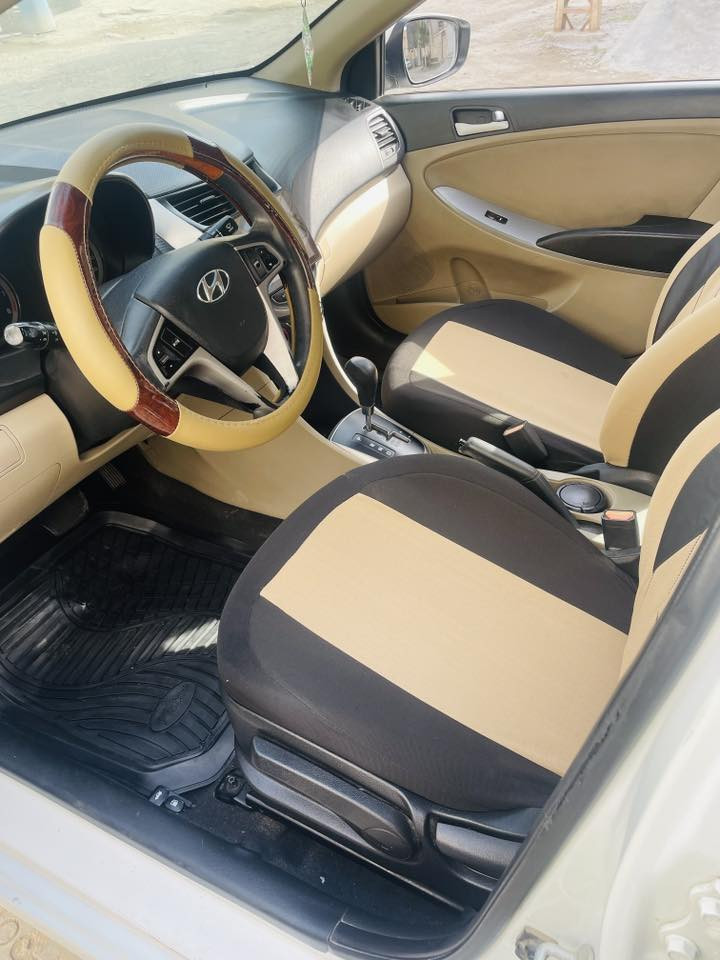 اكسنت ٢٠١٦ خليجي
السلام عليكم

السيارة مشروع وطني يعني تكدر تحولهة باي دائرة 

بدون حادث

مواصفات: 

مكينة ١٦٠٠ 
تحكم و اشارات بالمري 
فتحة سقف 
شاشة
نظام ايكو
تحكمات ستيرن
كامرة خلفية

السيارة طخاتهة واضحة بالصور و ماشية ١٣٦ الف

السعر ١٠٥ ورقة  

العنوان بغداد الدورة

***********
