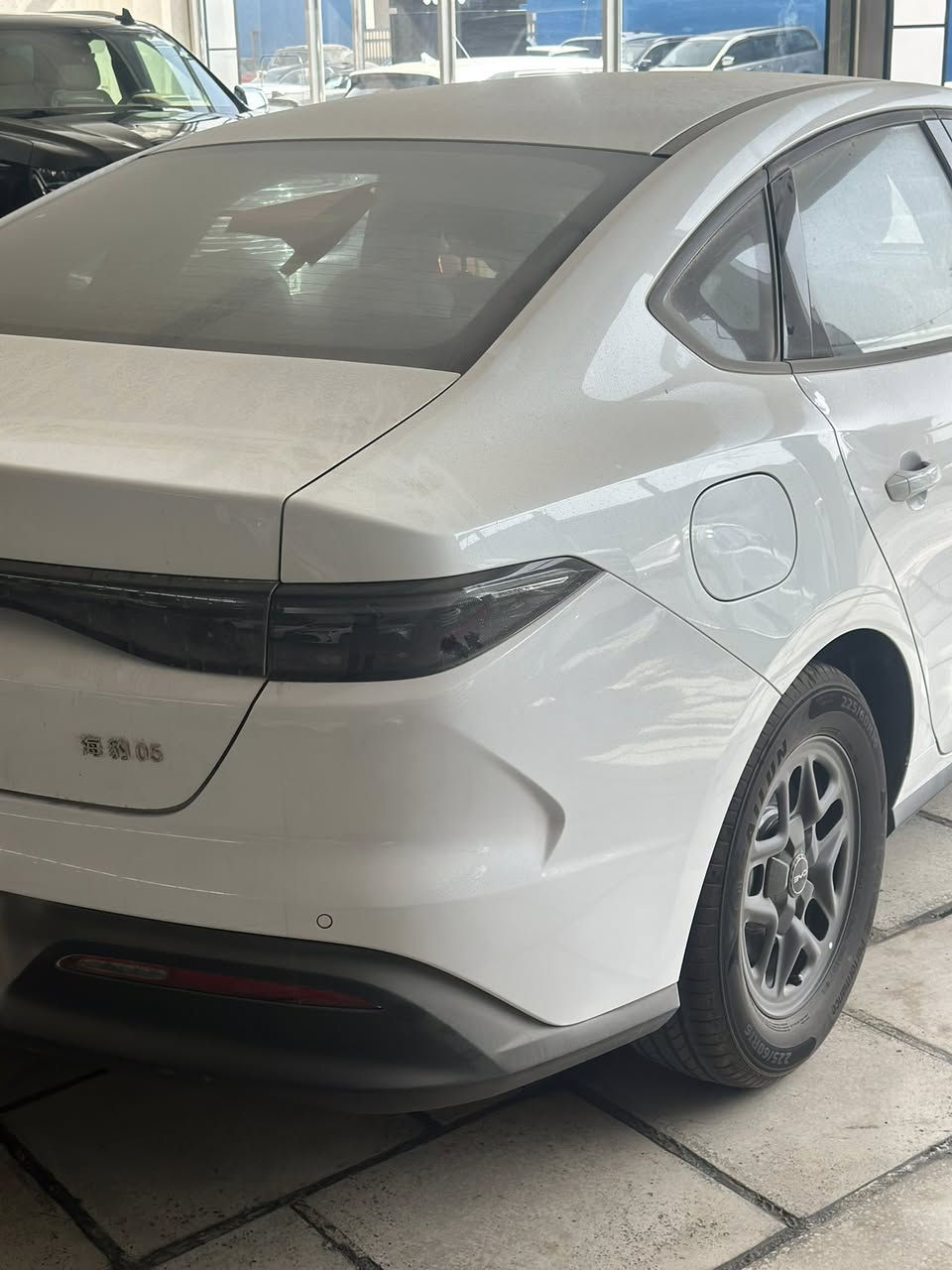 Seal 5
سيل فايف ابيض داخل ابيض  
***********
***********
***********
