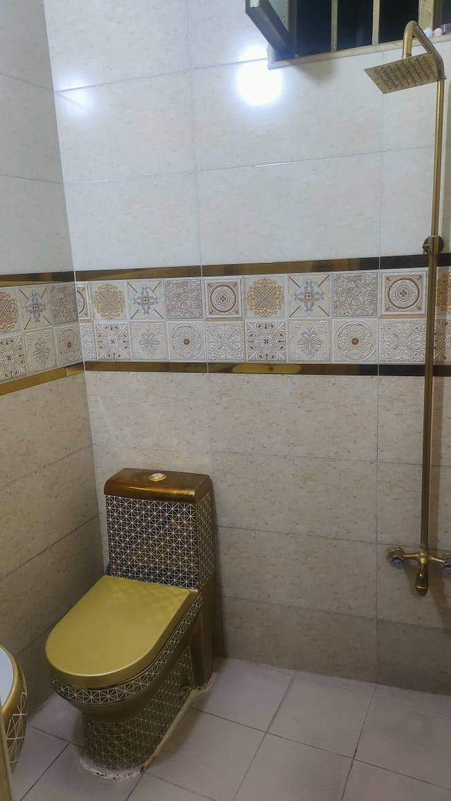 #للبيع
🏘️ دار مساحة ٥٥ متر قيصرية يحتوي على غرفتين نوم وصاله وحولي وخدمات مع سطحين امامي وخلفي
العنوان الاعظميه الاخطل الفرع المقابل لقصر بلاسم
السعر المطلوب ١٧٠ مليون قابل للتفاوض 
#للاستفسار ***********
