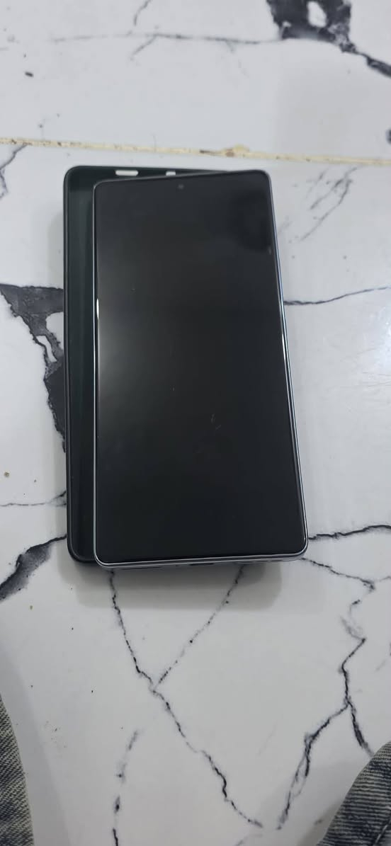 السلام عليكم
جهاز infinx gt 20 pro 

الجهاز نضافه %90 مابي ملحقات بس كارتون و راس الشاحنه
ما عندي توصيل الجهاز كلشي ما مبدل بي 
السعر 300 قفل 
للاتصال ***********
