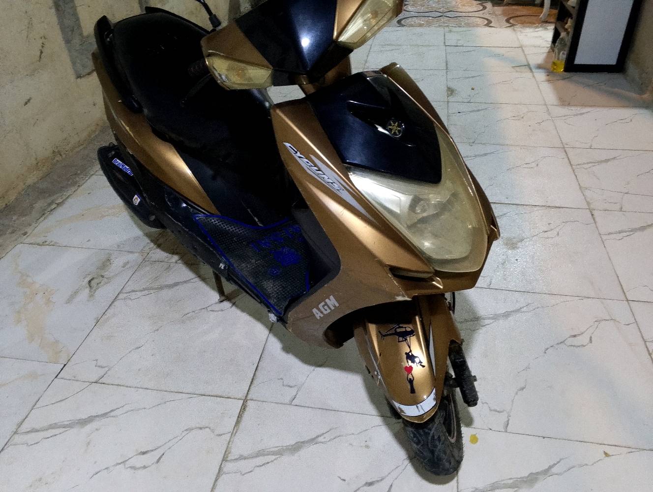 دراجه سكنس تايوان موديل 2020 لون ذهبي كهربائيات كلها شغاله اشاير سلف لايت عالي ناصي ورماش سكن خلفي امامي سطاب كلهن شغالات گيج بانزين وكيلو متر شغال باتري جديد محرك مفتوح مرة وحدة مجفت على أيدي نگرة سلف شلعة تاكل الگاع دراجه مالت بيت مرتبه دبلاتها حلوه كابريتر بلادي كفرات مختمه ختم واحد البصره 5 ميل ه‍ *********** السعر 300
