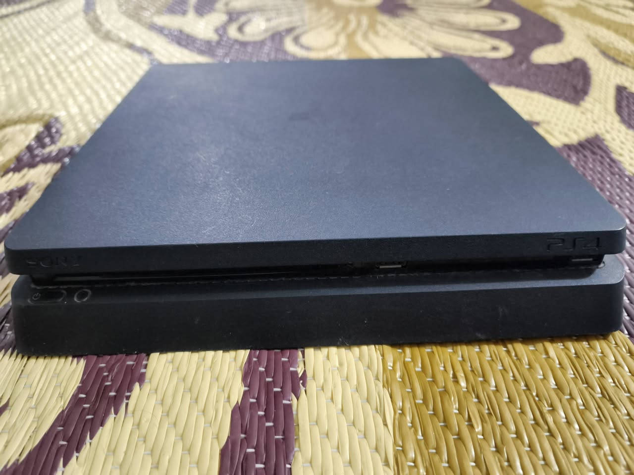 🎮 بلايستيشن 4 (PS4) مهكر – جاهز للعب مباشرة! 🔥
الجهاز نظيف ويعمل بكفاءة ممتازة، التهكير شغال بدون مشاكل.
✅ يشغل ألعاب كثيرة بدون الحاجة لشراء كل لعبة.
✅ مع جميع ملحقاته وجاهز للتجربة قبل الشراء.
وبسعر 260الف فقط 
مع وجود 4 ألعاب قوية مع الجهاز
العنوان : النجف الاشرف حي الميلاد


**إذا كنت صاحب هذا الإعلان وتريد حذفه لأي سبب، رجاءا أرسل رسالة إلى الدعم الفني**