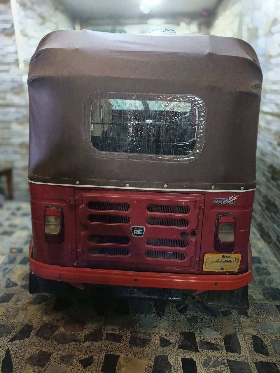 السلام عليكم تكتك موديل ٢٠١٨ جاهزة للعمل ما بية شي نضيفة سعرها ٣ونص وبيها مجال الرقم *********** أبو الأكبر
