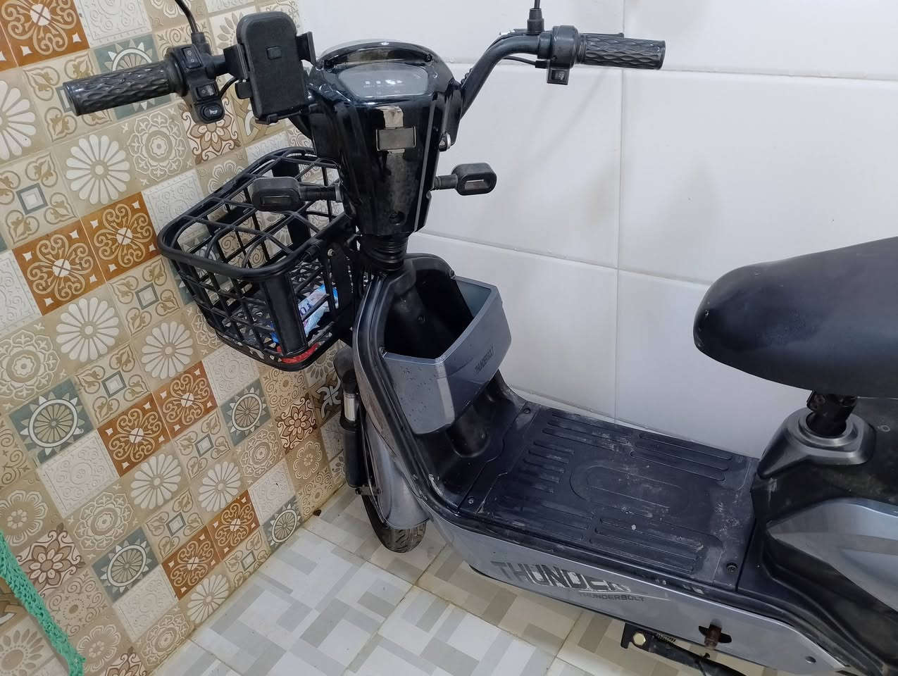 سلام عليكم دراجه شحن لبيع سعر 275 رقم ***********
