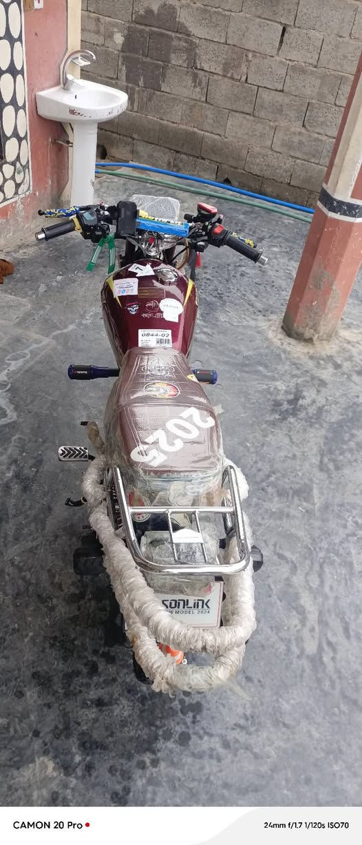 دراجه البيع موديل 25دراجه نضيفه مامتعوبه مكفوله كفاله عامه رقمك ***********
