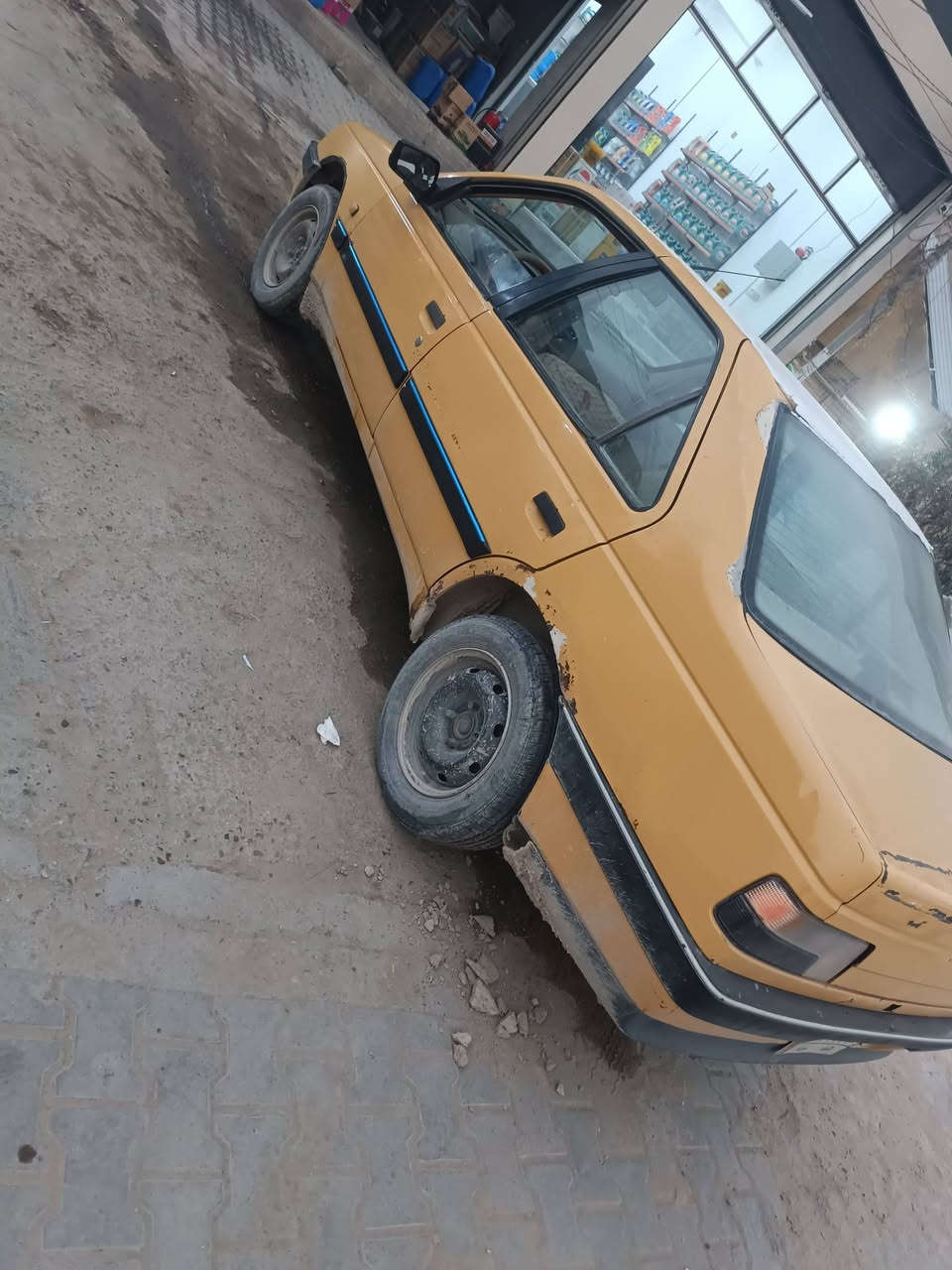 بيجو 405 للبيع2011 جاهزه مكينه وكير حداديه كهربائيّة شواصي كله عل بلاد لاضربه ولاصبغ ولاتبديل غرامه مابيه هيئه عل مشتري   راعي موجود اي وقت مداور سعره 17 نجف حي السلام ***********
