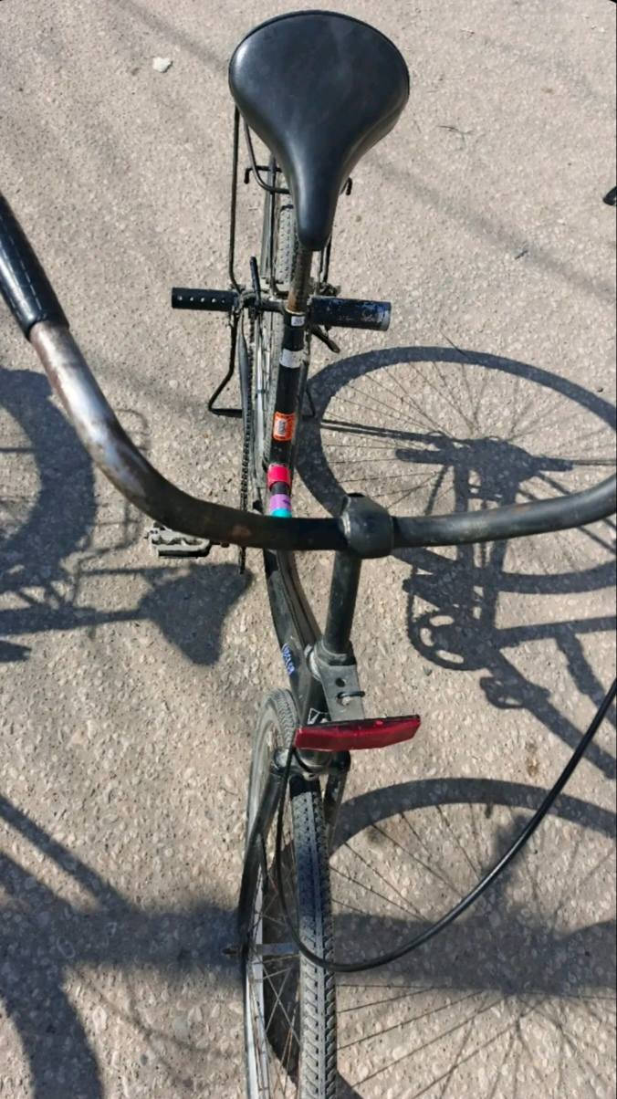 السلام عليكم باسكل البيع مديل 2012بي جاملغ ورا بس وصنيا مال زنجيل وسرج كلاب مكينتا مو كبس زنجيل جديد تيرات وجوابا جداد سعرا 45 وبي مجال مكان نجف حي القدس مقابيل الحرفين رقم الهاتف ***********
