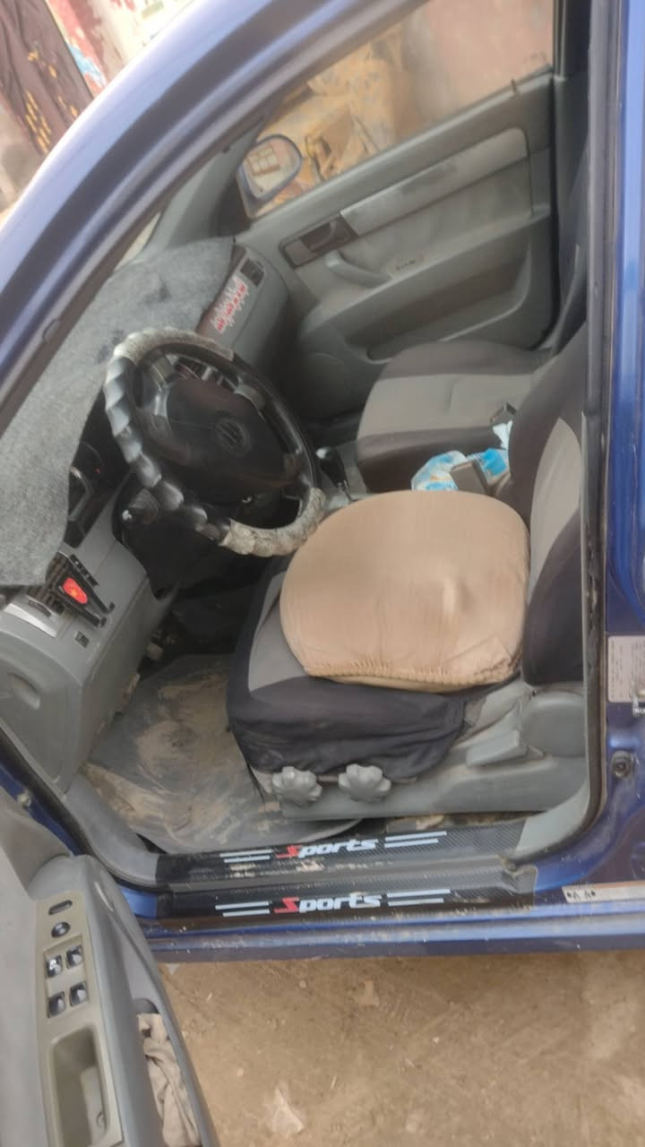 فورنزا موديل 2008
محرك كير خير من الله 
صدر نضيف 
تايرات نضاف 
سنوية 2031
هزة جديدة قبل سبوع 
رقم دولي تحويل مباشر 
تبريد ثلج 
تدفئة شغالة 
محرك 2000
حادث فقط جاملغ خلفي بدون داخل 
بيع او مراوس حسب القناعة 
سعر 58عنوان ديالى بعقوبة 
***********
