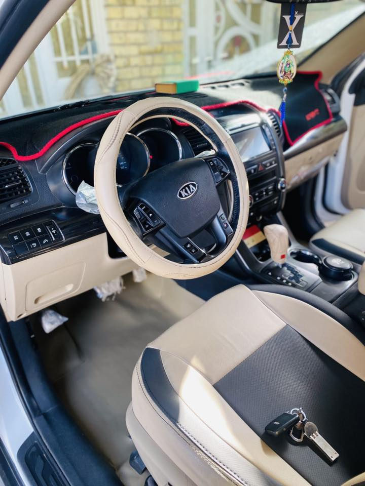 اللهم صل على محمد وال محمد
ً
سورنتو امريكي  ابيض صدفي موديل ٢٠١٣

محرك ٦سلندر

رقم بغداد مشروع وطني حرة  ب اسمي وسنوية جديد   لحد ٢٠٢٧

السيارة رش هلال جاملغ الخلفي بدون دواخل ولا لغد ولا كلشي ضربة واردها فقط

كير + مكينة كفالة  ايضا شرط الفحص
مواصفاتها معروفه

فول بصمه +بانوراما +مري جانبيه كهربائيه + تبريد سبع راكب* منظومه زنون بلوجكتر زنون 
سونارها موجود كامل

للتواصل الخاص او واتساب / واسط الكوت

***********
