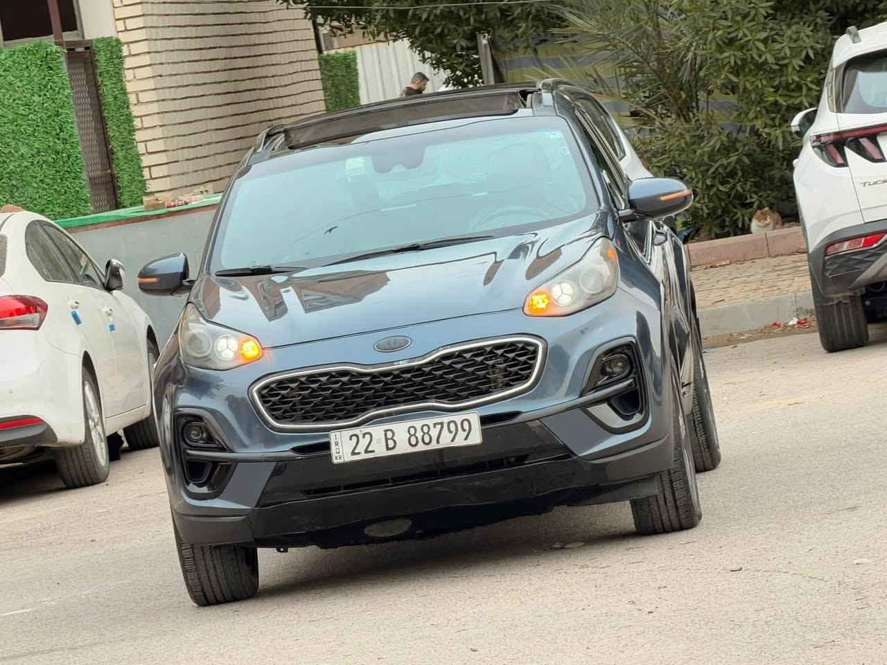 سبورتج موديل 2021
فول مواصفات 
صبغ بنيد فقط  
خدوش بسيط 
الباقي كلة مكفول 
78000k ماشيه 
رقم مميز اربيل وكاله تحويل السيارة بأسمي 
السعر 180$
***********
