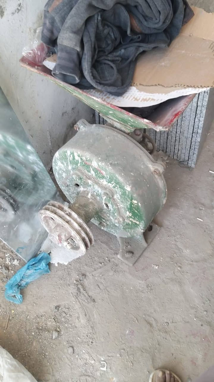 سلام عليكم.   طاحونه. مال  تمن  جاهزه  هي وملفها  وسلايتها    للبيع  لمكان  كربلاء  لسعر   800 الف  وبيها مجال قليل  رقم لهاتف
***********
