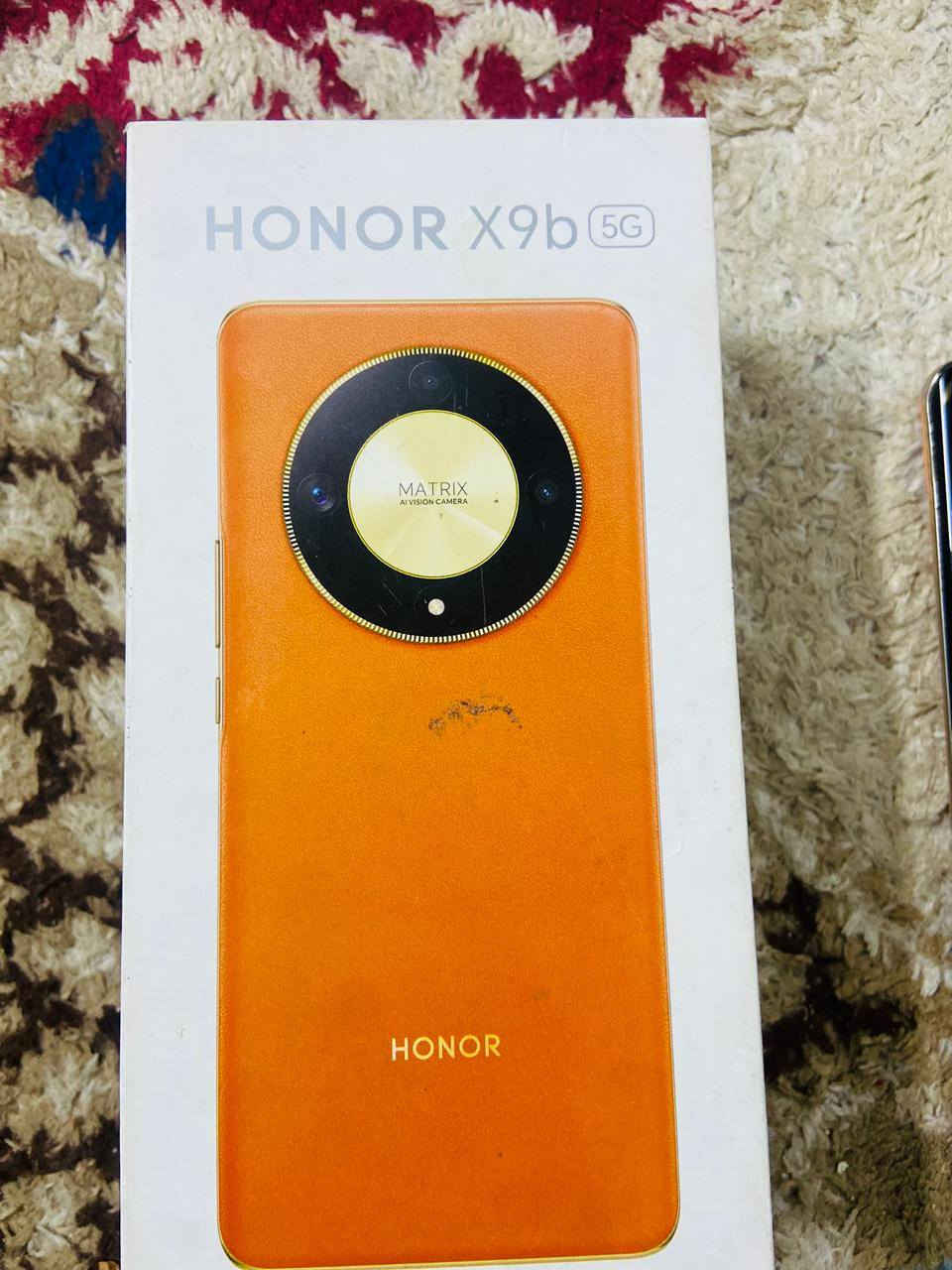 سلام عليكم 
جهاز لبيع هونر x9b
ذاكره 256 ــ رام 12GB
ويا فقط كارتون 
بي ضربه بل شاشه بدون كسر وما مثره عل لمس
#سعر /150/وبي مجال لطيبين العنوان النجف 
الكوفه ***********
                 ***********
