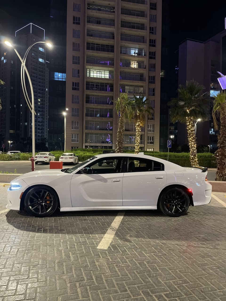 سلام عليكم . دوج جارجر ٢٠٢٢ GT مواصفات Orange سياره فول بس بدون فطع كشن شامو كشنات كهرباي كشنات حار و بارد سياره كلش حلو سياره مابي نقص جاهز سياره افلنج SRT شاشه كبيره حادص سياره ٣ قطع امامي جملغ.بونت.جملغ ارباك طاك ماشي سياره ٤١ مايل سياره باسمي تحويل وكاله نفسي اليوم / مكان سياره اربيل رقم تلفون 📞 
0750-777-63-31
0783-445-63-31
