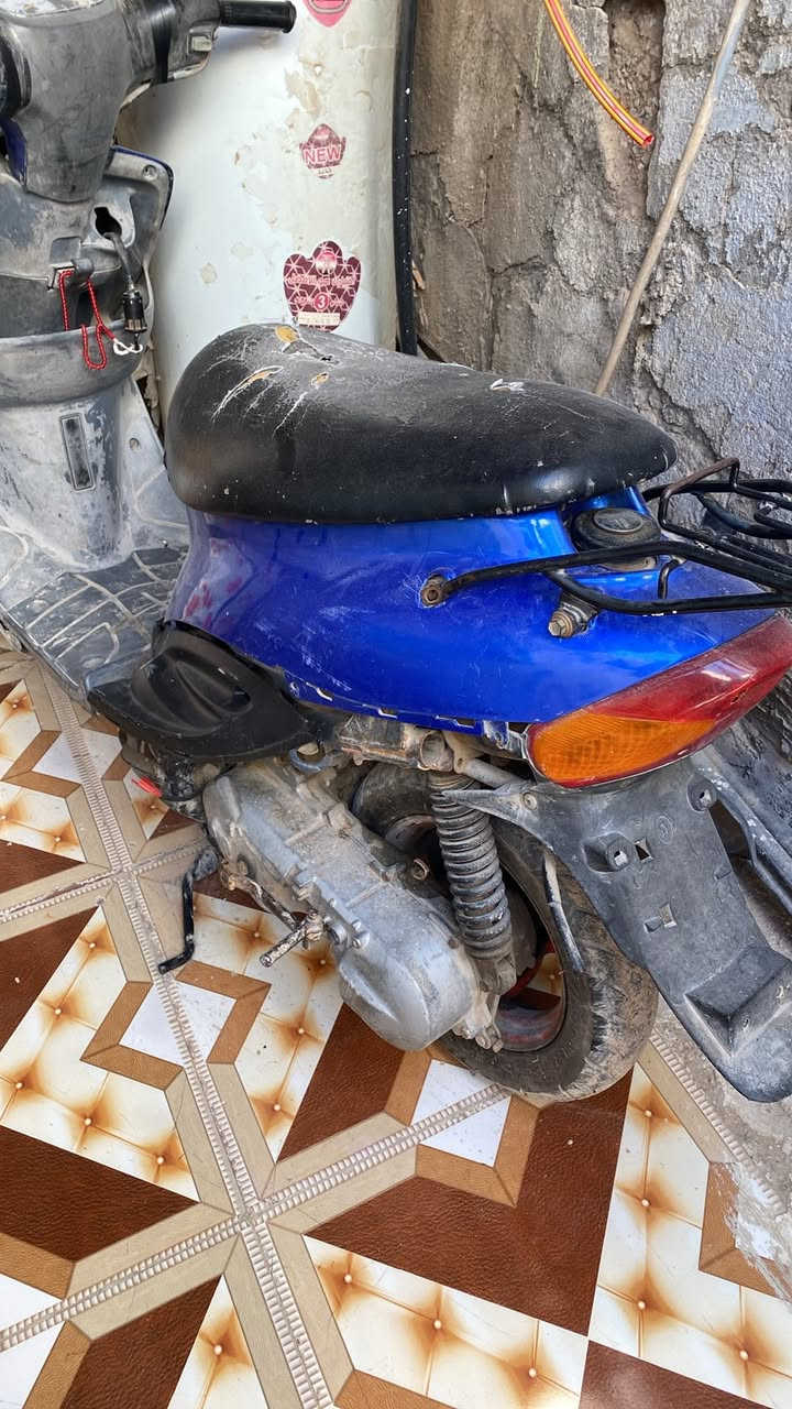 سلام عليكم دراجه بيجي للبيع دراجه مفتوحه تمشي سرعه ٥٠ وسعرهه مناسب كهربائيات شغاله عوزهه بس غسله وسلف دراجه تشتغل وما بيهه شي سعرهه ١٧٥ مكاني سماوه عصافير ***********
