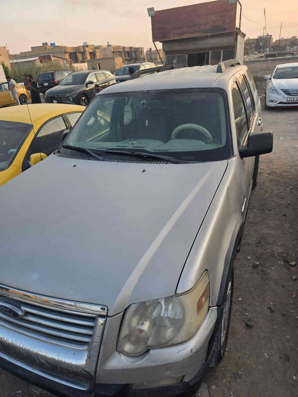 سلام عليكم سياره للبيع  نوع فورت اكس بلور موديل  2007 سياره مال مزاد مال وزاره داخليه  تترقم بغداد معاملته كامله بالمرور سياره مكينه حداديه شرط تخم تاير سياره جاهزه من كلشي رقم الهاتف  *********** سعر 65
