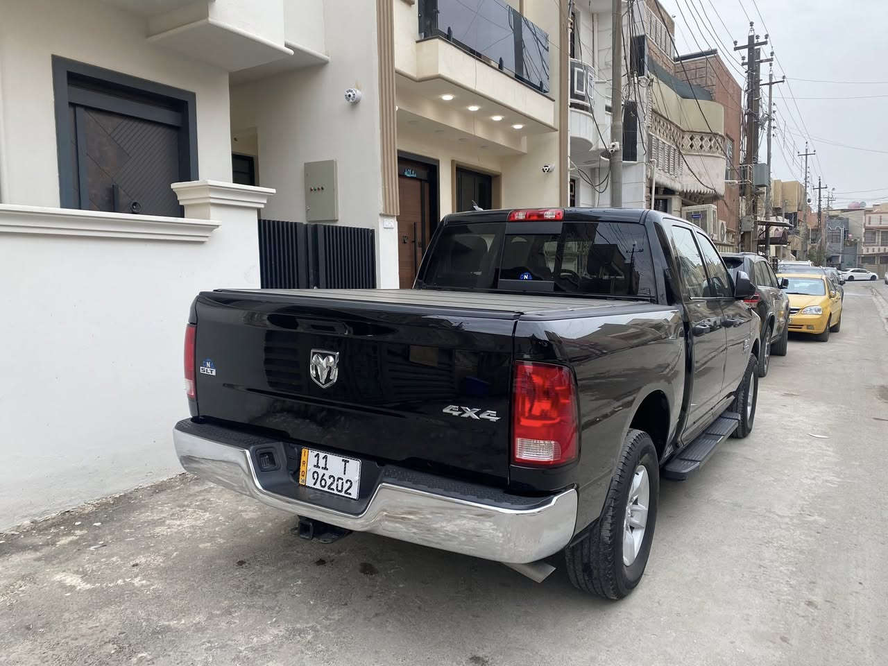 دودج رام 2023 كلاسيك 6 سلندر
مواصفات اعتيادية كلاسيك ماشية 38 الف ميل
مغلفة ppf بلكامل 
رقم بغداد باسمي حادث جداً بسيط بلجاملغ الامامي جهة السائق بدون ايرباك صور الحادث موجودة
سيارة جديدة وترايهة ناعم
السعر المطلوب 22,500 دولار
المكان بغداد حي القاهرة قرب جامع النداء
***********
