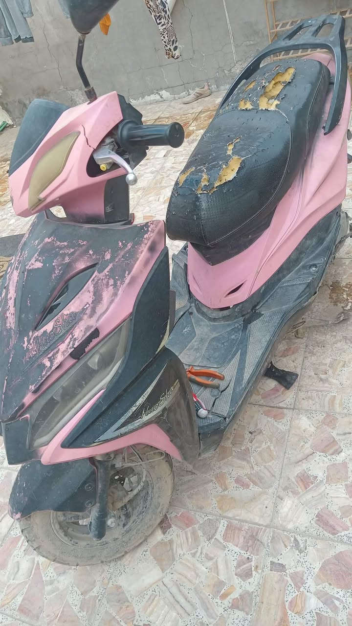 سلام عليكم ورحمة الله 
دراجة للبيع اوتوماتيك تفاصيل هذا رقمي 
*********** وات ساب
