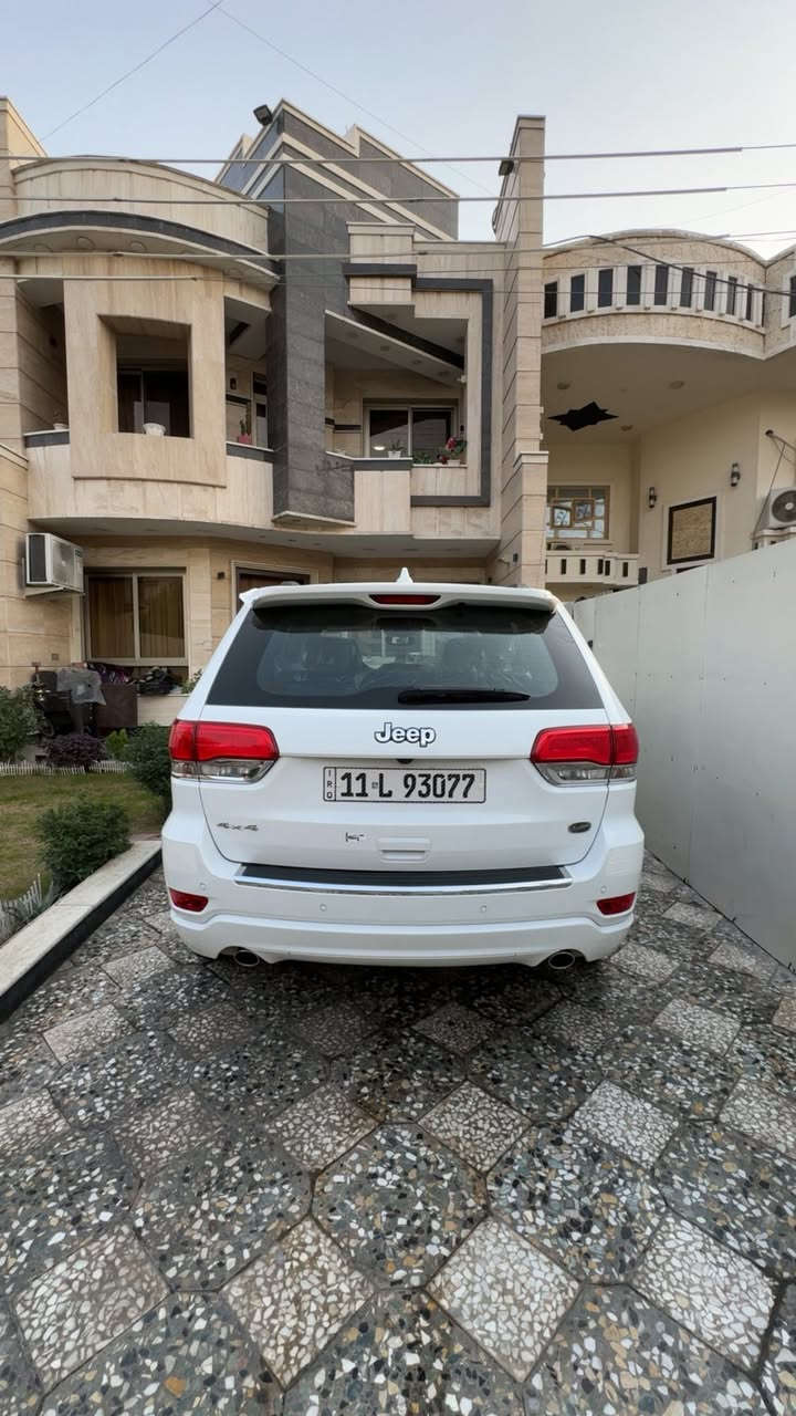 السلام عليكم
جيب كراند شيروكي فئه الاوفر لاند (OVERLAND)   موديل 2021

اعلا مواصفات خليجية وكاله هارلم ماشيه 70 ميل  

المواصفات فول 1/1 مع

 رادارات جانبية وخلفي ونظام المنطقة العمياء 

ثلاثة 3 شاشات مع دي فيدي قرص عرض فديو 

جكات امامية وخلفية

تدفئة وتبريد الكشنات 

وداخل جلد مشمشي او قرميدي المرغوب بصمة وتشغيل عن بعد 

وبانوراما وحساسات 

وبقية المواصفات المعروفة

السيارة خاصعة للفحص والسونار من قبل مركز بدي كار   يعني بيها تقرير شامل من ناحيه الصبغ والبارد والتبديل والكيلو متر والعقول والگير والمحرك وباقي التفاصيل 

ضمانها من هي وزيرو كل خدماتها بوكالة هارلم للاستفسار الاتصال

***********
