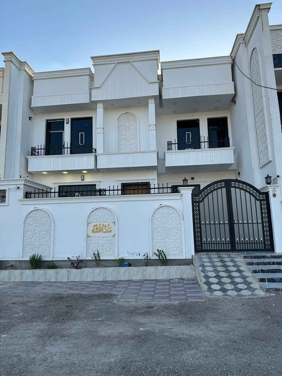 ((بسم الله الرحمن الرحيم))
🏡          🏚 

#بيت_للبيع         

🔴في الجغيفي ثانيه

🔴 كاع بيت نايل 

✅المساحة 220
 
مكون من 5غرف نوم
 صالات2
ومطبخ 
واستقبال 
حمام عدد2
مناور عدد 2

 🛣 الشارع 🛣🛤 : 10

🗒📑⚖️ نوع الملك : طابو زراعي صرف علمن عند الشراء تدخل مباشرتا بل سند المشترك الطابو لصرف الازراعي

💸💰 السعر  💰💸: 200🔴 وبي مجال

للاستفسار : مراجعة 
🥇 مكتب الدليمي 🥇
🩸📍العنوان الجغيفي _نهايت سياج المقبرة على السايد الايمن.                         
                                     
            📱📲  للاتصال :  ميثم*********** 📞☎️

#عقارات_الفلوجة #عقار_للبيع #عقارات_الانبار #عقارات_العراق  #العقار #عقار
#العقار_للبيع #للبيع #بيع #بيت #بيوت #قطعة #قطع
#ارض
