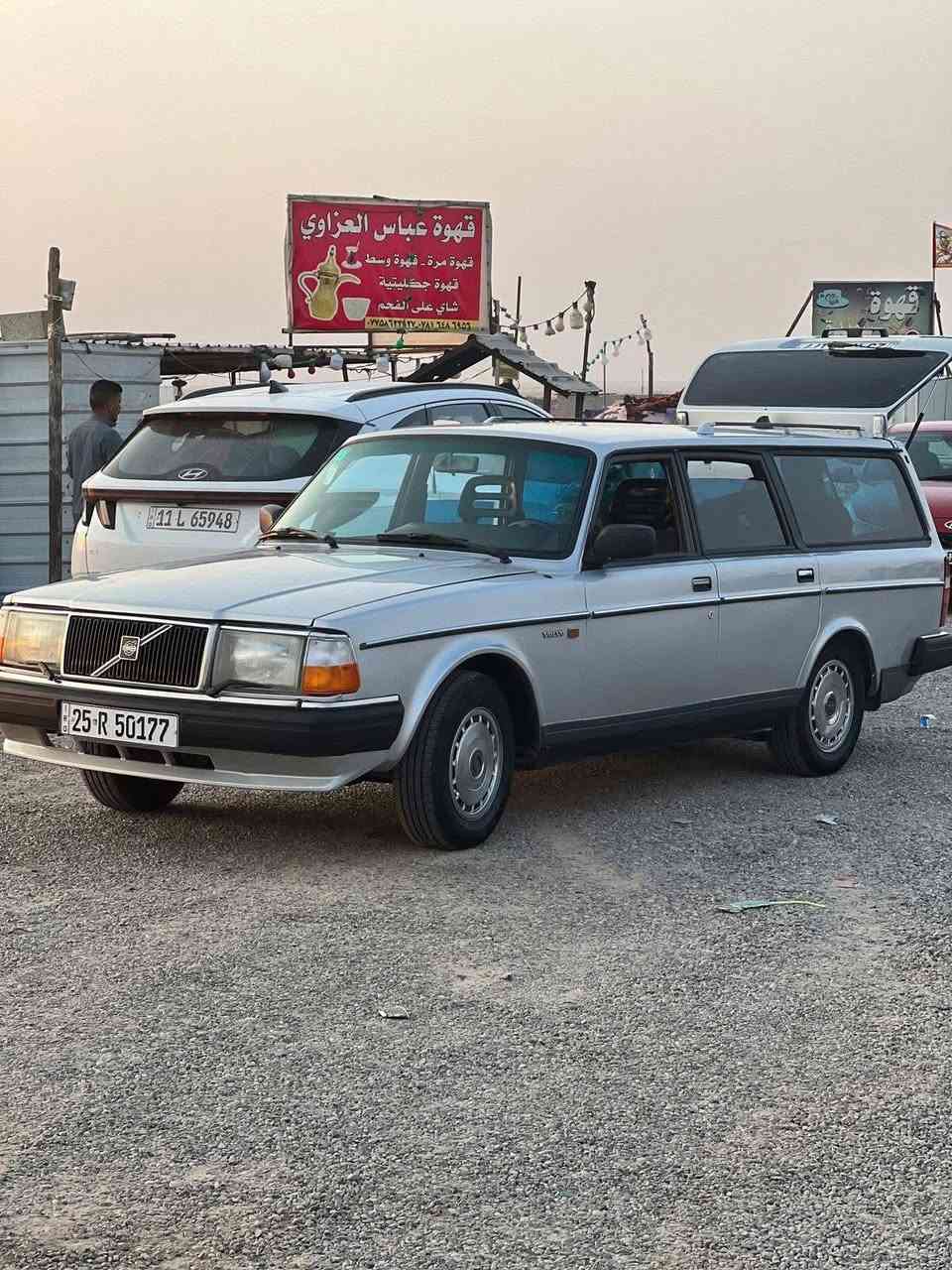 السلام عليكم  للبيع VOLVOحجم 240موديل 1991منضومه تبريد جديده شرط ثلج مكينه بلاد بخاخ غرفه جديده كفاله عامه السعر65وبيها مجال لاستفسار اكثر هذه الرقم ***********
