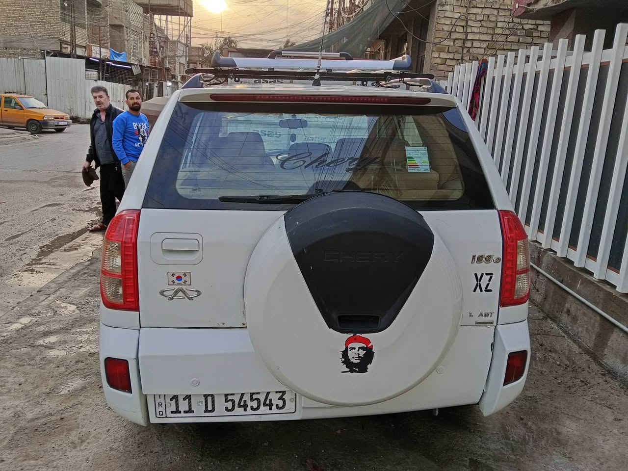 سلام عليكم شيري تيكو موديل 2012 الشكل الجديد بيها صبغ باب وجاملغ جهة الامامي بيها خياسات ب دوسة الامامية محرك جيد ماشية 83 الف سنوية لغاية ل27 وسيارة بأسمي السعر 49 وبيها مجال حك الجية العنوان بغداد الشعب الرقم الهاتف  ***********
