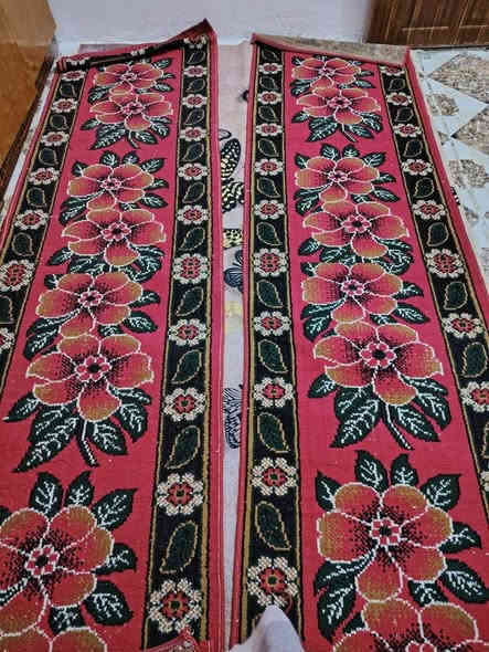 فرشه قديفه الطور 3 امتار والعرض مترين ونص ومداد زوج سعرهن 40 وبيها مجال ناصريه مدينه الصدر رقم تلفون ***********
