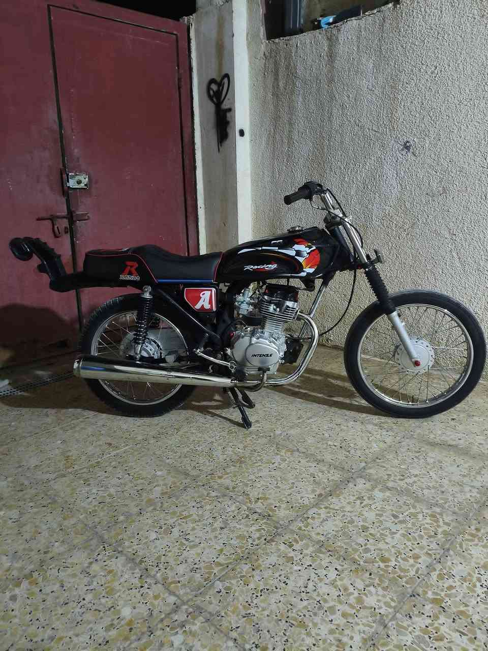 ا
لسلام عليكم ماطور انتنس دراجه شوفت عينك حلوه وبل واقع احله نقصها بس سكان سكانها بي عوجه شويه  الماطور (كلك كلك) مكان كربلاء بداية الامن الداخلي للاستفسار اكثر 
***********
