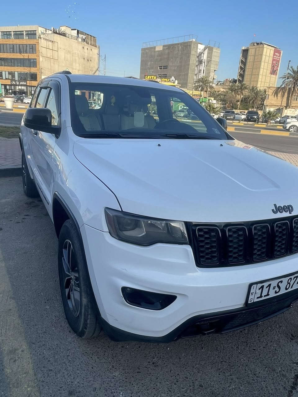 السلام عليكم ورحمة الله وبركاته 

🚙 Jeep Grand Cherokee 2018 للبيع
السياره كلين بدون حادث حادثها مال امريكاء بس داعميه ومخلي صورتها 

📌 رقم الشاصي: 1C4RJFAG3JC504464
📌 وارد أمريكي
📌 محرك 6 سلندر 3.6L قوي واقتصادي
📌 كير أوتوماتيك 8 سرعات
📌 دفع خلفي
 📌 حجم عائلي + شنطة واسعة
📌 تانكي الوقود 93 لتر
📌بصمه
📌فتحه
📌كشن كهرباء
📌تدفاء ب الكشن و الستيرن 
📌رادار خلفي 
📌حساس خلفي
وبعد بيها مواصفات 
السيارة نظيفة وجاهزه تخم تاير متصرف عليها اي شى 
مكانها كربلاء 
رقم الهاتف   ***********
