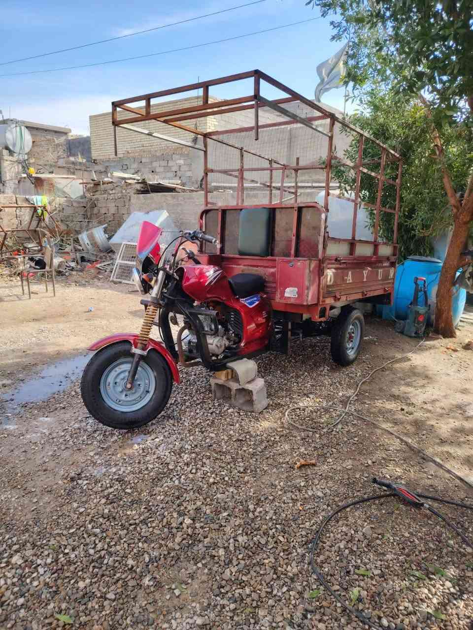 السلام عليكم شباب ستوته دايوان للبيع اوراق اصوليه بيها شويه الحين بالركبه موديل 14 سعرها 850 وبيها مجال مكان بغداد المعامل ***********
