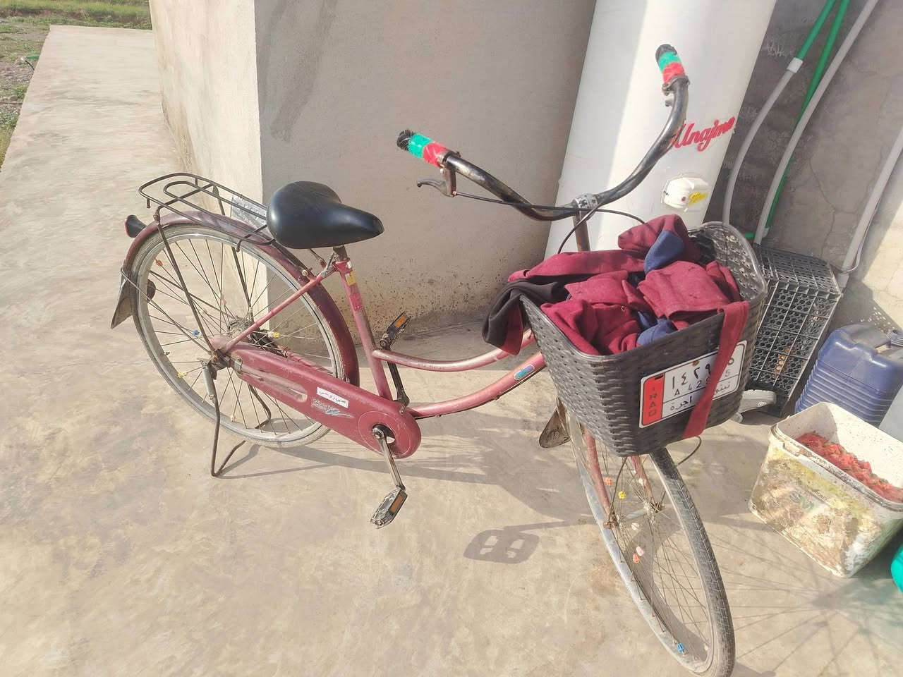 السلام عليكم بوسكل للبيع جاهز ما ايعوزو اي شي السعر 100 الف أو بي مجال ***********
