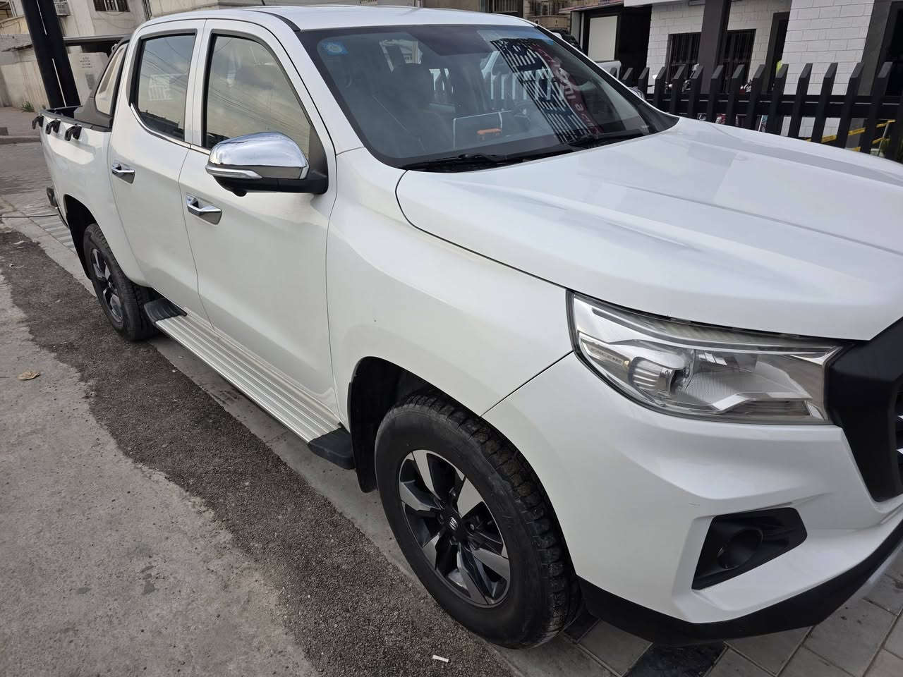 السلام عليكم
 شانجان  هانتر
مديل ٢٢
بعدهي بالضمان الشركة 
الكشنات مدوشمه 
5 راكب  
سعر ١٦٥ 
*********** 
مكان السيارا بغداد - كمساره
