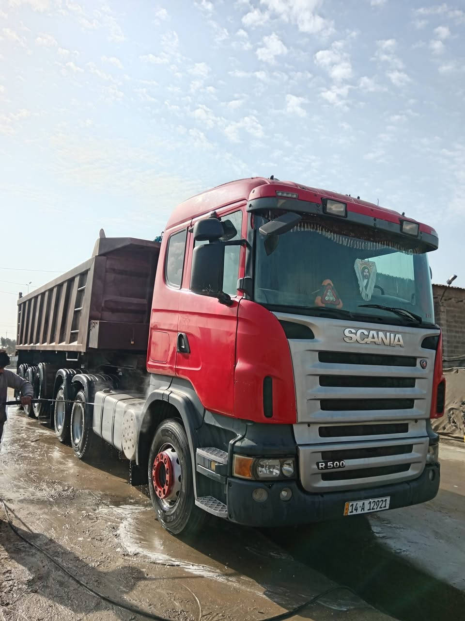 سلام عليكم اسكانيه البيع موديل 2006 اصل ابموديله مواصفات مكينه 8 حجم 500 كير 900اتلاثه بتلاثه مجموعه ورده السياره بسنويه قلاب سنويته الى 2030 السياره مكفوله كفاله عامه سياره بسمي رقم بصره انكليزي لاتصال ***********
