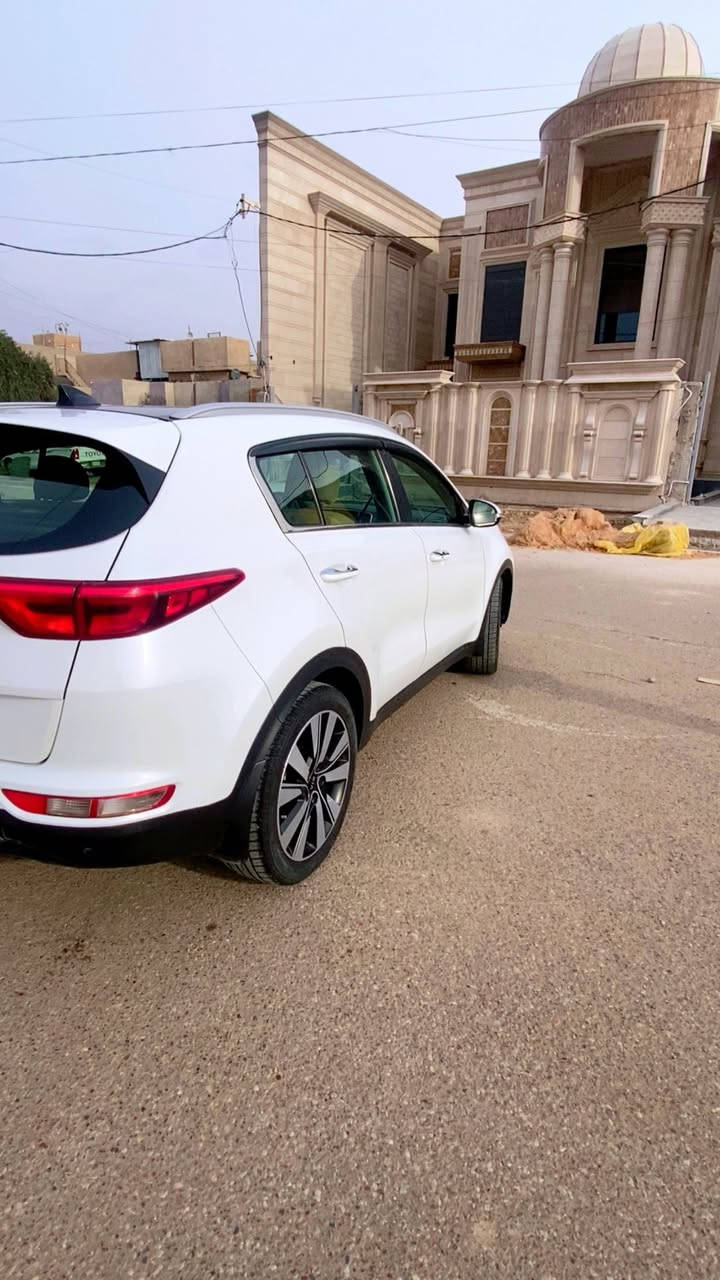 سبورتج موديل 2018 خليجي
فول مواصفات للاخير 

✅  رقم بغداد  ماشيه 75 الف 

✅ محرك دوش 2000 

✅ بانوراما

✅ بصمة

✅ بصمة ابواب

✅ جنطة كهرباء 

✅ درايف مود ( انظمة قيادة متغيرة )

✅ ترحيب عند الاقتراب

✅ مانع انزلاق

✅ حساسات امامي خلفي وكامرة دوارة

✅ مري طي كهربائي واشارة جانبيه 

✅ ويل حجم 19   

✅ تبريد قطعتين

  السعر 184$

للاتصال : ***********

🏠  مكان سياره بغداد البلديات
