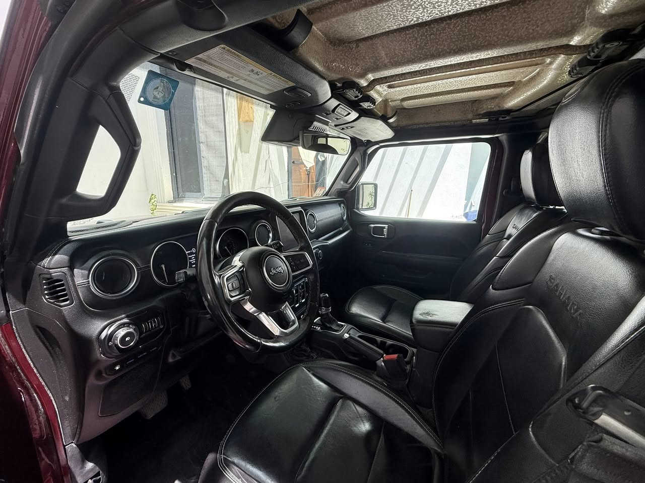 Jeep Wranglerموديل
2021
ثلالث انظمة بنزين كهرباء هايبرد السياره بحالة ممتازه  سعة المحرك 2000 رقم الشاصي ( 1C4JJXP66MW738666)
السياره كلين فقط حرق بسيط في باب الصندوق الخلفي السياره استخدام شخصي على ايد وحده . رقم بغداد باسمي  مكان السياره محافظة الديوانية السعر 220 ورقة رقم التلفون ***********
