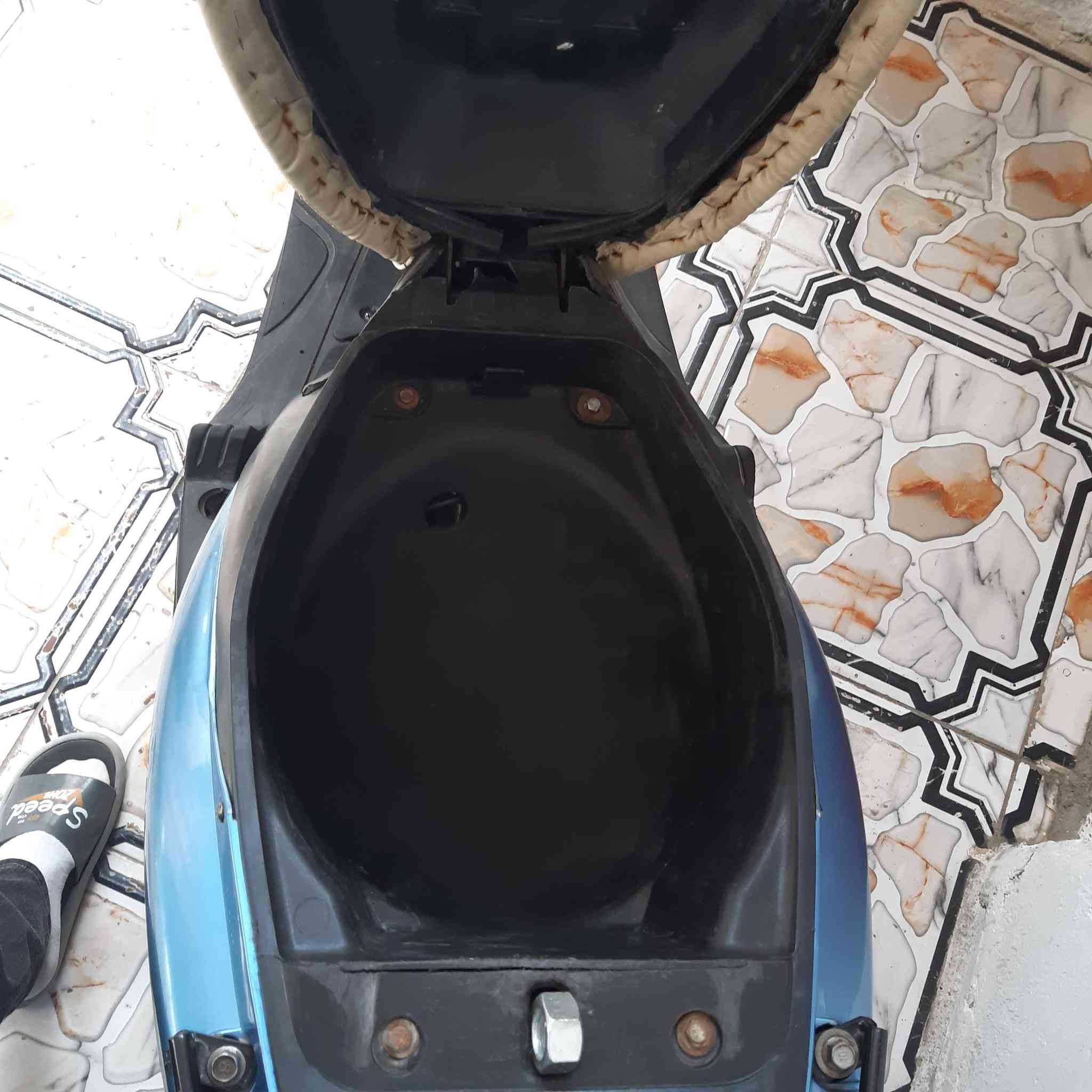 دراجه البيع 
ماكس الدراجه نضيفه كلشي شغال بيهه بس الصطاب الوره يرادله كلوبات سلف هندر شغال مختمه الدراجه مفتوحه مره وحده الكزوز رياضي السعر600 بيهه مجال العنوان البصره 5ميل  رقم *********** رقم الثاني واتساب ***********
