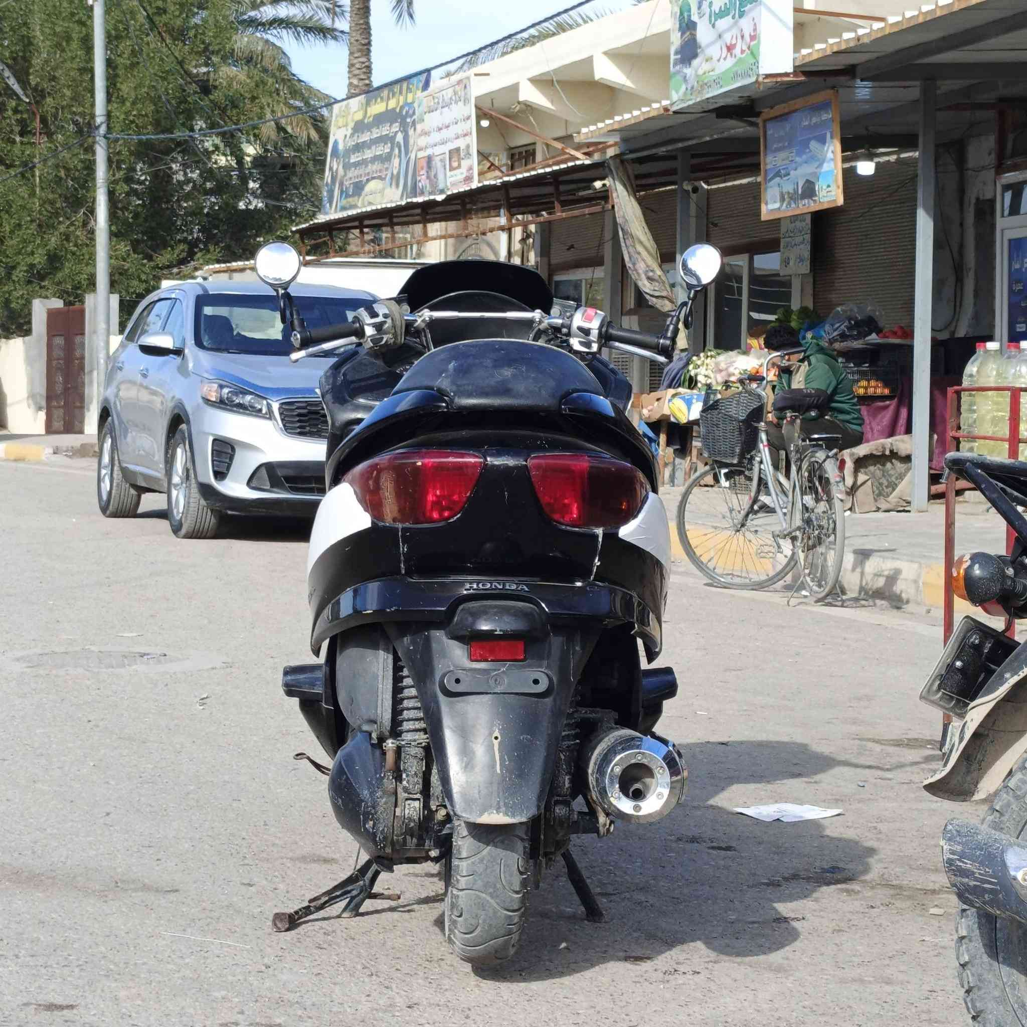 السلام عليكم فورزة 0.8للبيع كاملة اي نقص مابية او كلشي شغال تايرات جدد او المكينة خير من الله لا تنقيص لا تبخير او هاي الدراجة كدامك كلشي شغال كهربائيات عدادات السعر مليون او بيهة مجال حك الجية للتواصل ‏‪***********‬‏
