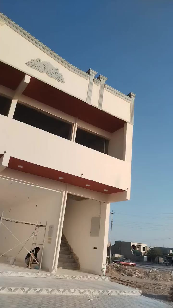 سلام عليكم موجود كادر صباغين شغل درجه اولى واسعار مناسبه اي نوعيه صبغ تريدها نصبغها الك.  جوتن. بتك. ناشونال. توب ناشونال. مرجان راف كوت، ،،،،،،،، 
الداخل سعر المتر 1000 
الخارج سعر المتر 2000 
الداخل سنفره + تصليح 
هذا نموذج بسيط من شغلي
الله يرزقنه ويرزقكم اضعاف رزقنه
***********
