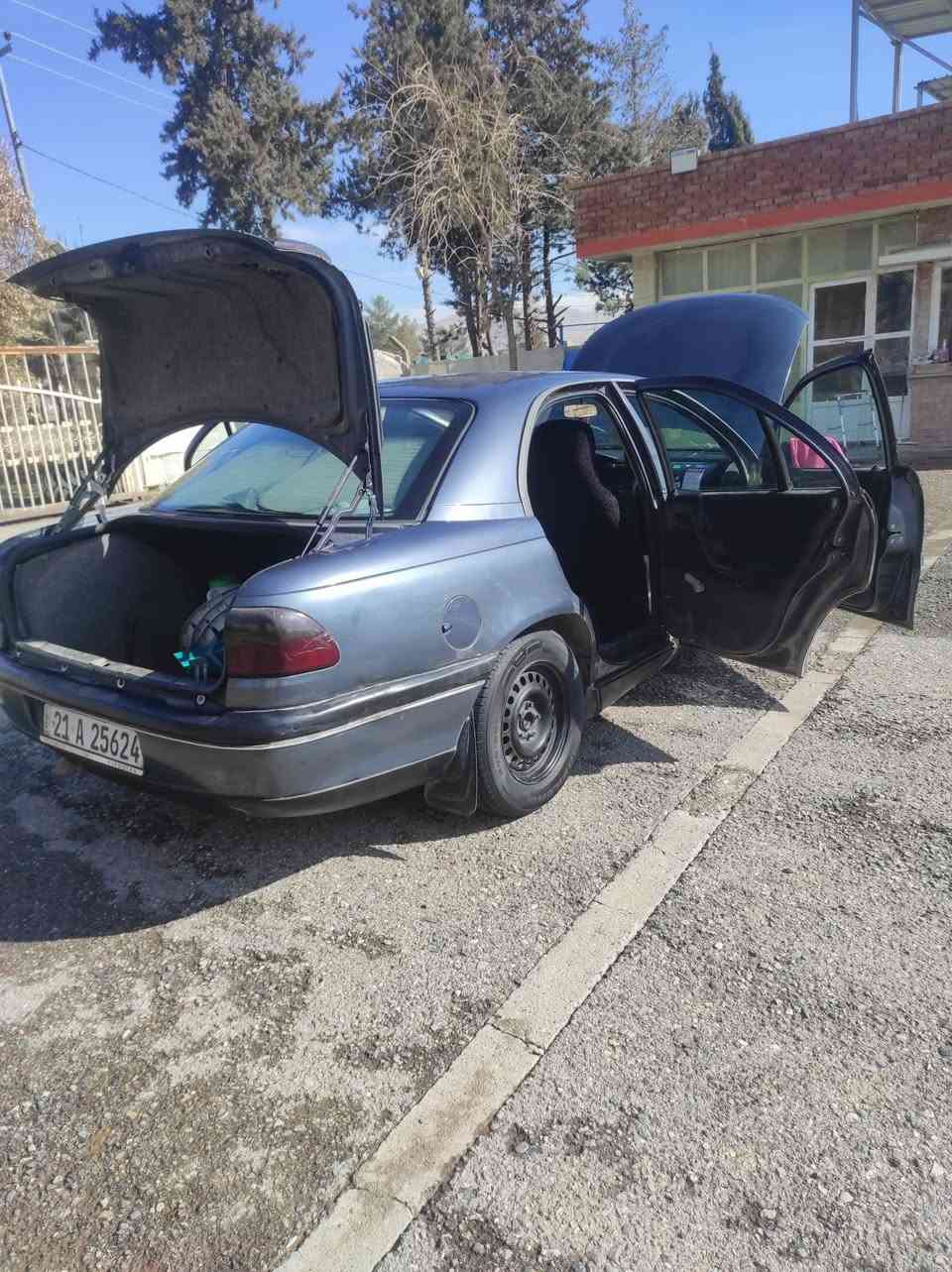 ئوپل پشیلە
مودیل1994

دووجام کارەبا

رەقمی تازەیە

کیرومەکینەبەشەرت

زۆرپاک ماوەتەوە

سعر47وەرقە مەجالکم 
***********ژمارەی موبایل
