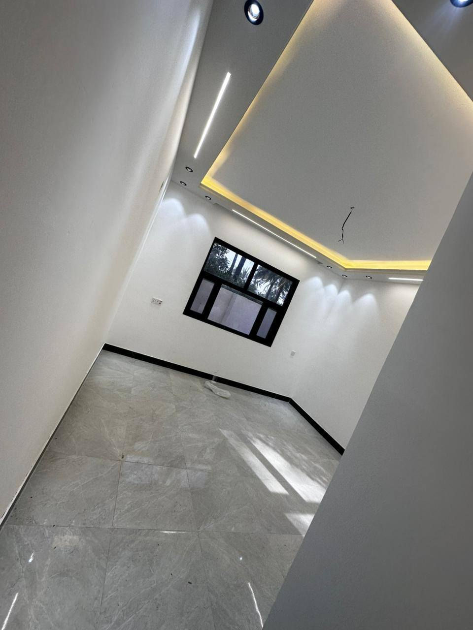 سلام عليكم
بيت للبيع مساحة 350 متر جنس العقار طابو سند ٢٥
الوجه 10 نزال 35 م موقعة بغداد الراشدية نزلت جمال السمكري تبليط للباب يبعد عن الفلكة مال راشدية ٣ دقايق
للستفسار الاتصال عبر الرقم التالي
***********
