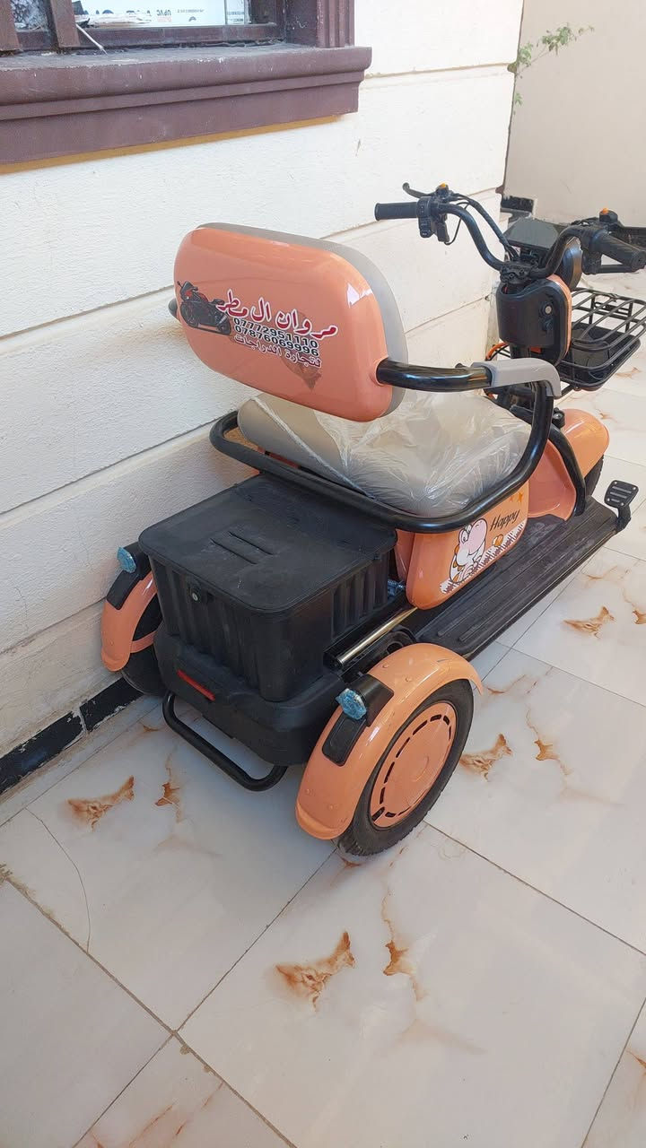 دراجه شحن ست بطاريات صير نفرين لونفر واحد بيها صندوك المسواك جديده ستخدام يوم واحد  سعر مليون وبي مجال شيء قليل عنوان بصره رقم الهاتف ***********
