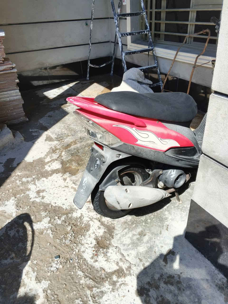 عدلة للبيع دراجة بلادية كلها وختم واحد وية المحرك السعر 950 الاتصال *********** بغداد العبيدي
