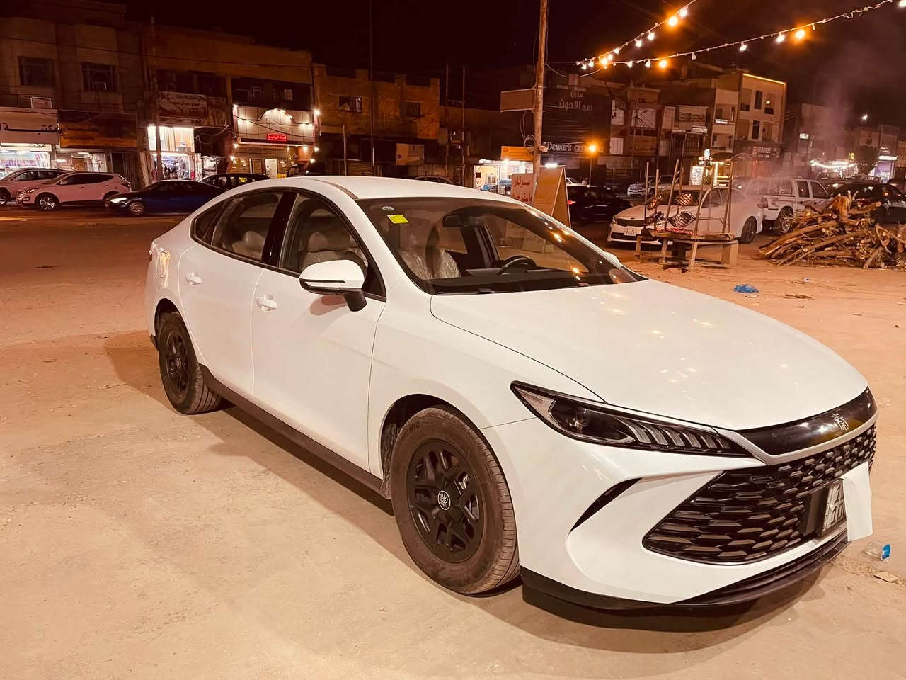 Byd موديل 2025 للبيع فقط كفاله عامه من اي شي رقم بغداد مميز داخل لون بيجي مغلفه ارضيه وجنطه واظافه 
تغليف فايبر كلاس اسود وجوزي مطعم الابواب ودركه 
دشبول خلفي امامي ودشبول وسطي 
عداد كهرباء مع مكينه 2800الف
السعر 18400
بغداد
***********
