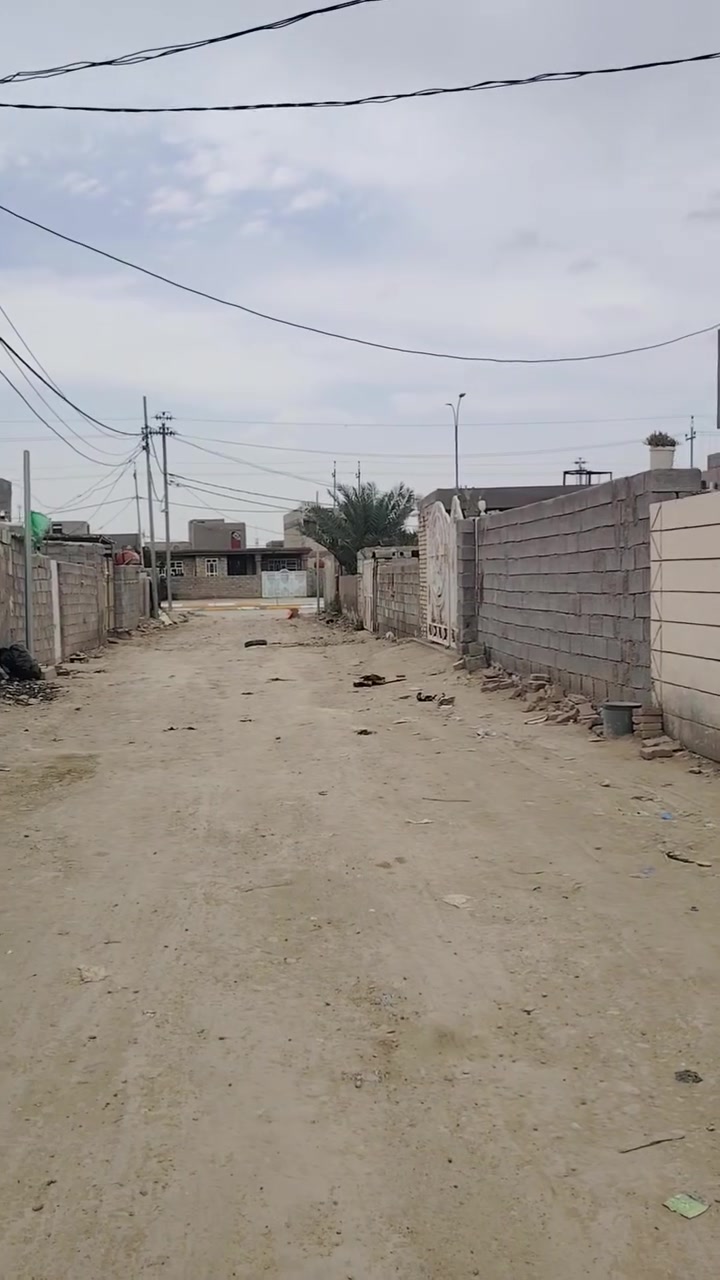 السلام عليكم
بيت طابو زراعي مشمول بالتطويب المساحة ٢٦٠ متر الوجه ١٣ النزال ٢٠ الموقع الزبيدية حي الكرار الثاني (حي حواس) خامس فرع عن مول ابو نور يبعد ٣٥متر تقريبا عن شارع ٣٠ السايدين خدمات كاملة حتى مجاري مربوطة بشارع ٣٠
للاستفسار الاتصال على الرقم ***********
