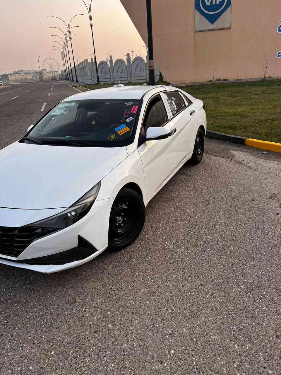 سلام عليكم الانتره افانتي موديل ٢١ فول عده الفتحه كفاله عامه عده طخه موضحه بصوره زغيره حيل  السياره  معوقين بغداد بعد سنه تصير حره كامله مكمله مكينه ١٦٠٠ دبل نوزل بكاني بصره حي جامعه قرب مستشفى الطفل وهاذا رقمي ***********
