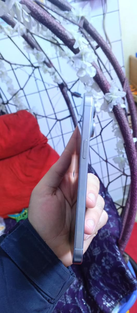 سلام عليكم 
15 pro max  ذاكره 256 شرق اوسط A/AA
بطارية 86 جهاز وتر لا مفتوح ولا ملعوب بي ابد 
تلفون كلش نظيف واستخدامة قليل
تجي تاخذه وين متريد تفحصه افحصه 
سعره (. مليون  ) وبي مجال 
مكاني شهداء البياع 
رقمي للتواصل ***********
