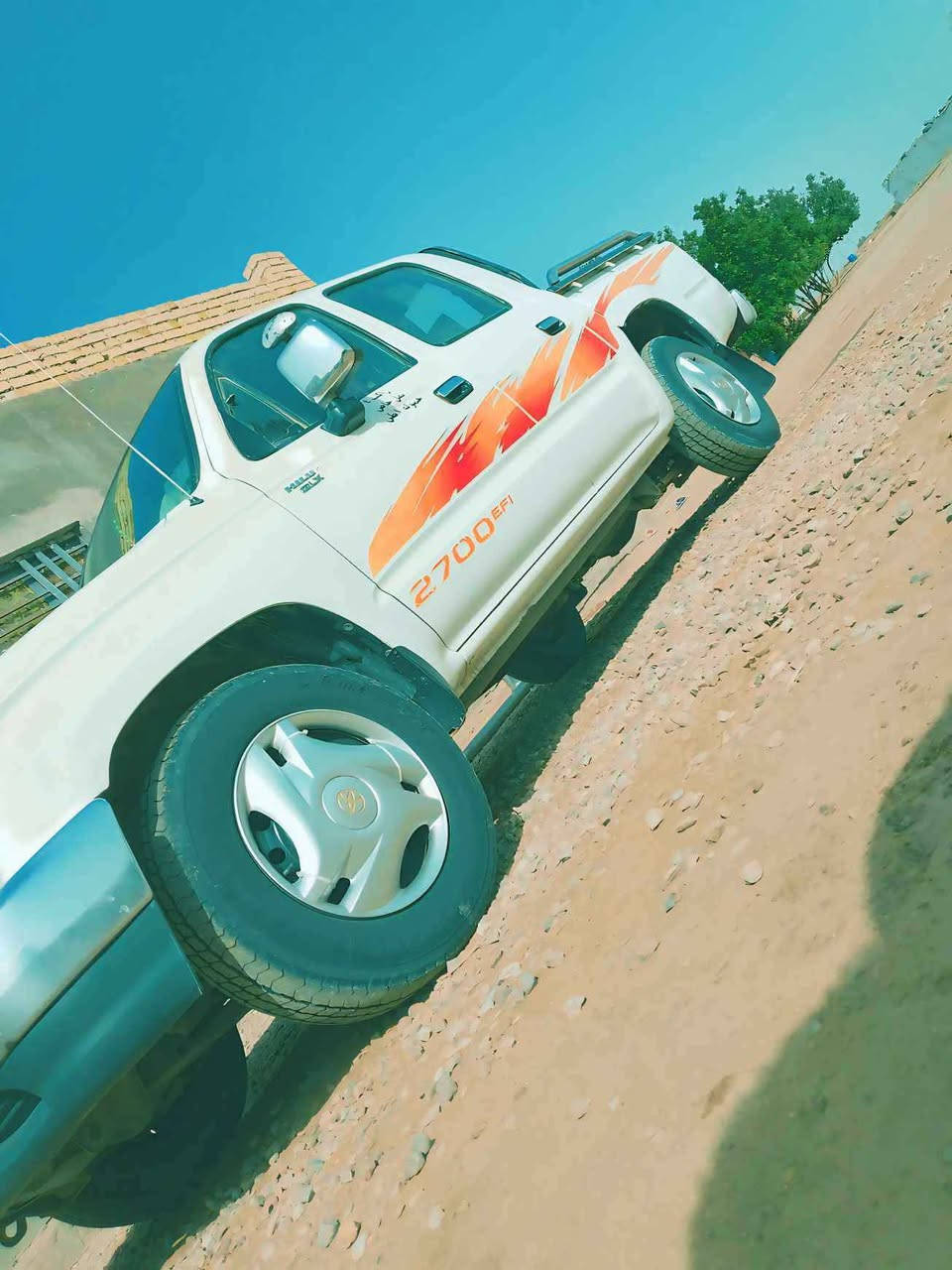 تيوتا هايلوكس GLXمحرك مكفول وكير واكسل وشاصي مكفول كهربائيات شغاله وجاهزه جام كهربائي سياره سعرها 123وبيه مجال الشراي هاذ رقمي للتواصل *********** Singapore
